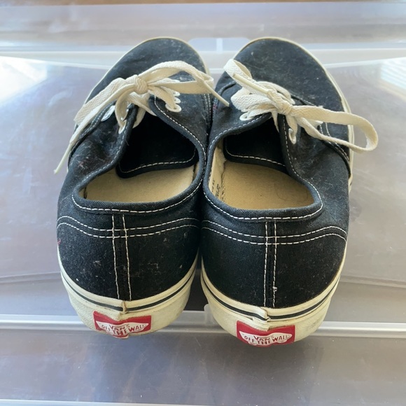 Vans - Picture 3 of 5